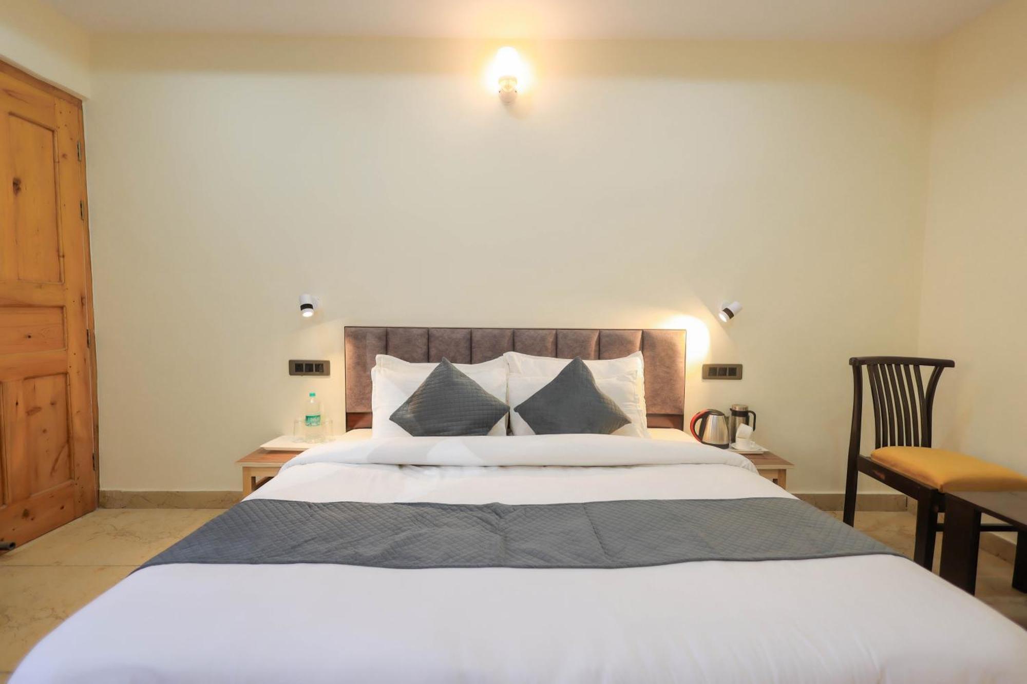 Mystic Hills Retreat Hotel Шимла Екстериор снимка